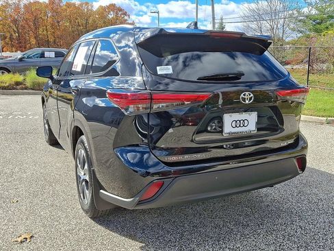 Used 2020 Toyota Highlander XLE image 4
