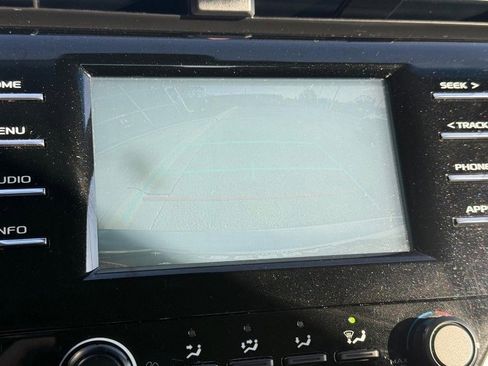 Used 2018 Toyota Camry LE image 19