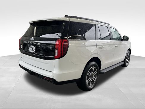 Used 2025 Ford Expedition Active AWD/4WD image 12