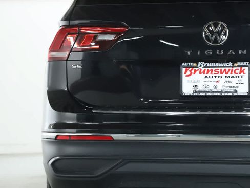 Used 2023 Volkswagen Tiguan SE AWD/4WD image 43