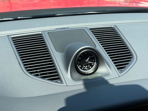 Used 2025 Porsche Macan image 18