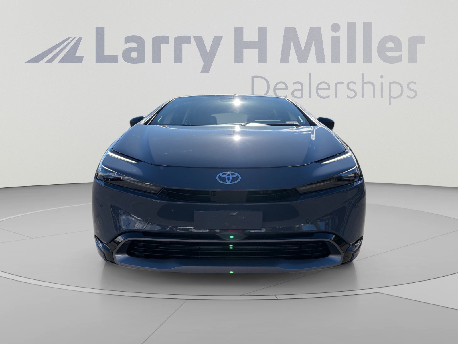 New 2027 Toyota Prius Limited w/ Limited Premium Package FWD image 8