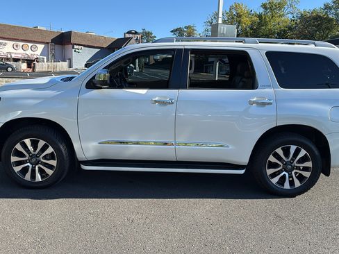Used 2021 Toyota Sequoia Limited image 4