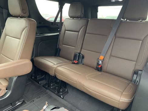 Used 2023 Chevrolet Suburban High Country w/ Premium Package 2 image 26