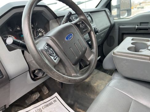 Used 2015 Ford F550 2WD Regular Cab Super Duty image 31