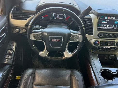 Used 2018 GMC Yukon SLT AWD/4WD image 16
