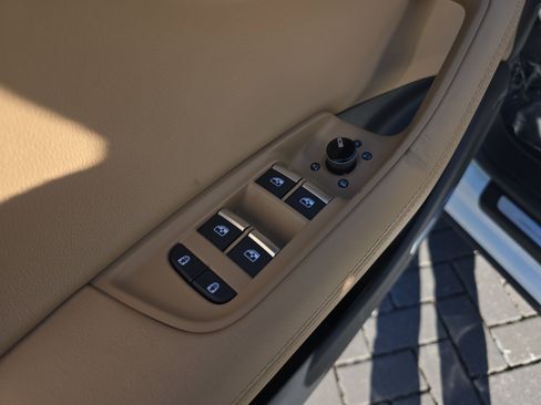 Used 2023 Audi Q8 Premium Plus image 18