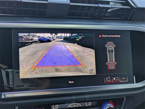 Used 2024 Audi Q3 2.0T Premium image 23