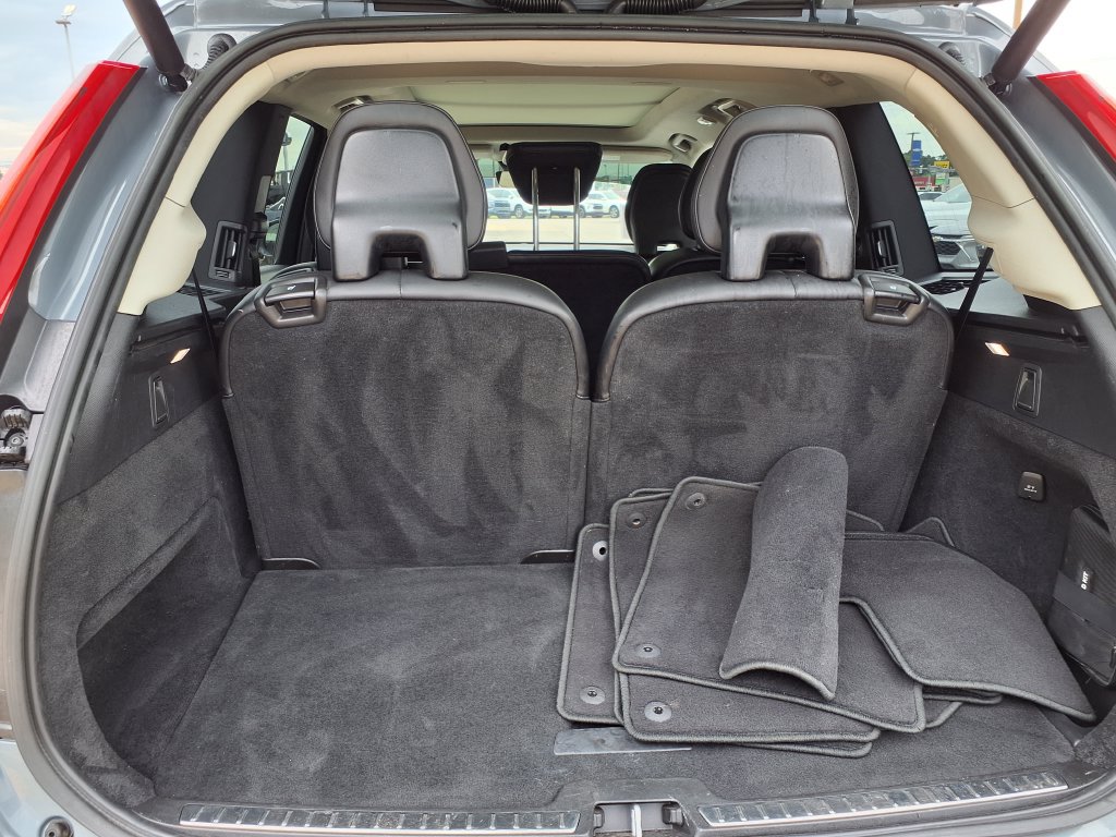 Used 2023 Volvo XC90 B5 Core w/ Protection Package Premier AWD/4WD image 7