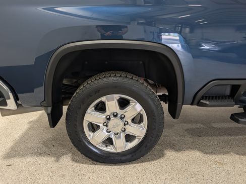 Used 2020 Chevrolet Silverado 2500 LTZ w/ LTZ Premium Package AWD/4WD image 14