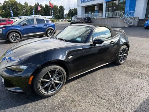 Used 2016 MAZDA MX-5 Miata Grand Touring RWD image 4