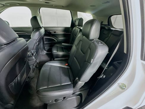 Used 2025 Kia Telluride S image 29
