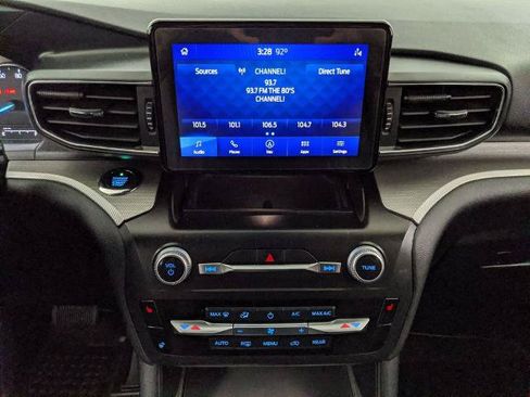 Certified 2020 Ford Explorer XLT w/ Equipment Group 202A AWD/4WD image 8