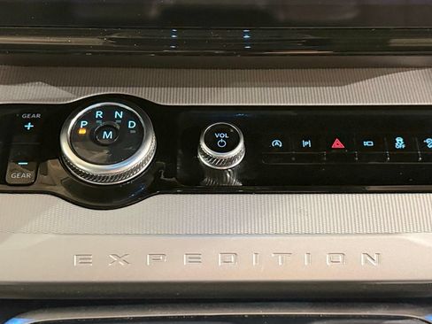 Used 2025 Ford Expedition Max Active AWD/4WD image 94