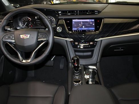 New 2025 Cadillac XT6 Premium Luxury image 11
