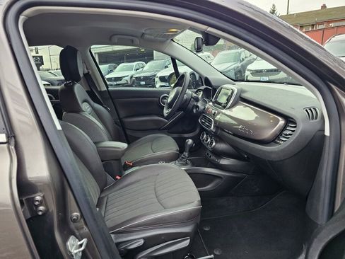 Used 2016 FIAT 500X Lounge image 11