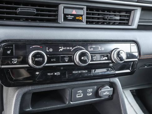 Used 2025 Honda Pilot Sport image 22
