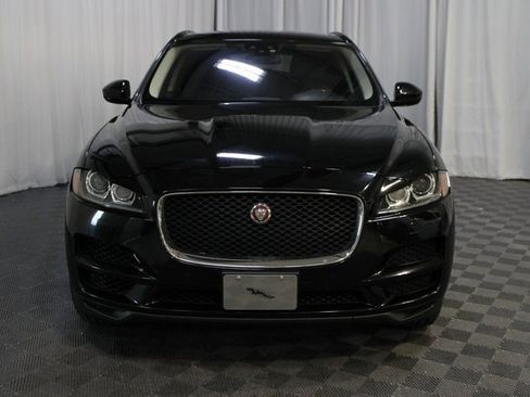 Used 2018 Jaguar F-PACE Prestige image 2