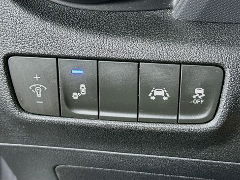 Used 2019 Hyundai Kona SEL FWD image 17