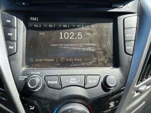 Used 2013 Hyundai Veloster w/ Style Pkg FWD image 21