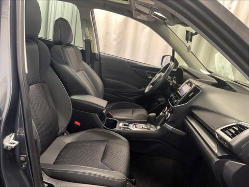Used 2023 Subaru Forester Premium image 11