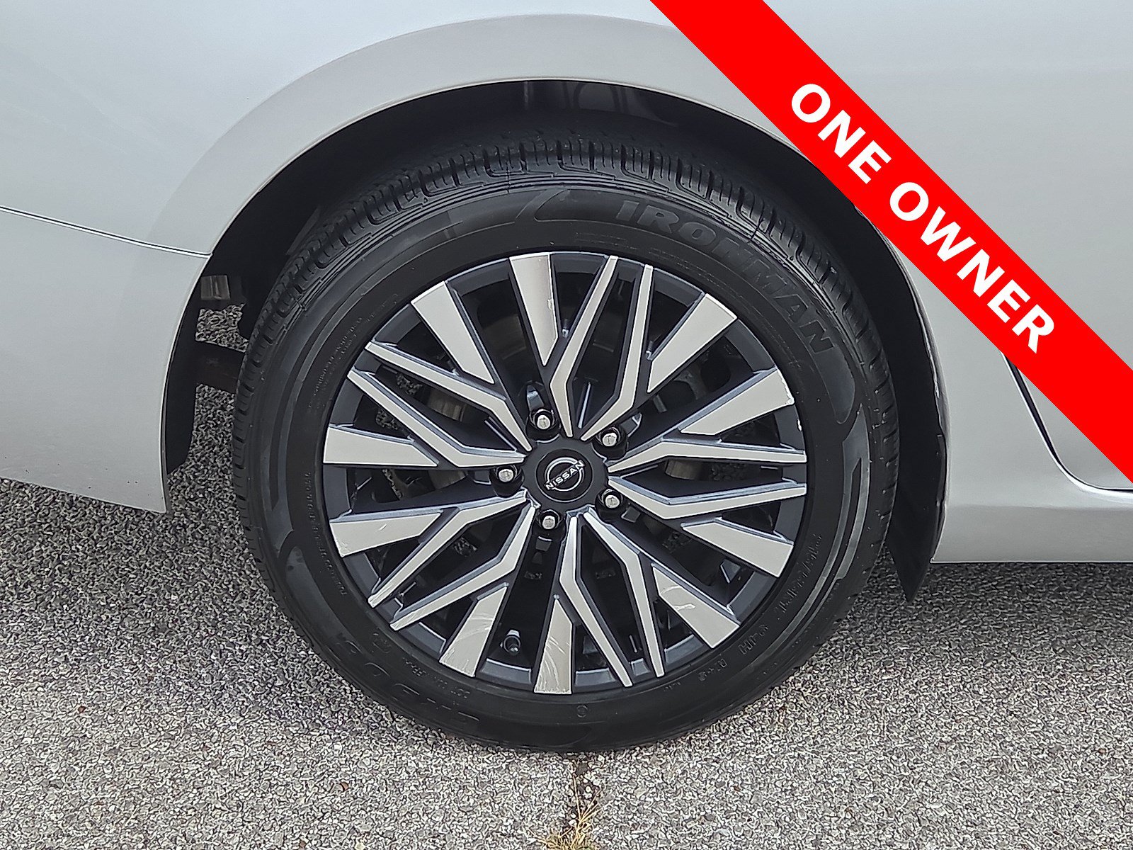 Used 2025 Nissan Altima 2.5 SV FWD image 7