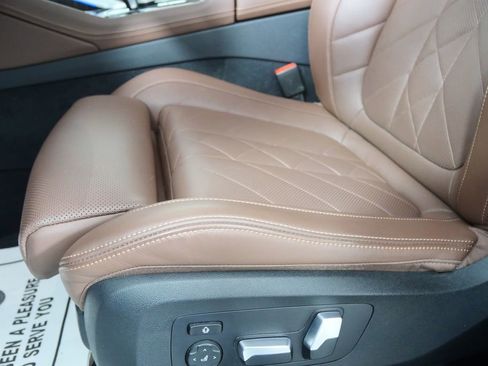 Certified 2023 BMW X6 xDrive40i w/ M Sport Package image 10