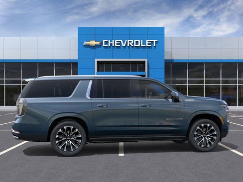 New 2026 Chevrolet Suburban High Country image 42