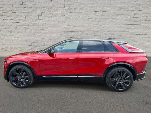 New 2026 Cadillac Lyriq Signature Sport RWD image 2