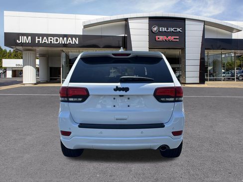 Used 2018 Jeep Grand Cherokee Altitude RWD image 6
