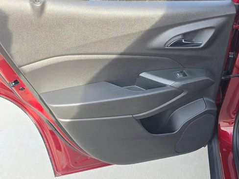 Used 2025 Chevrolet Trax LT w/ LT Convenience Package image 20