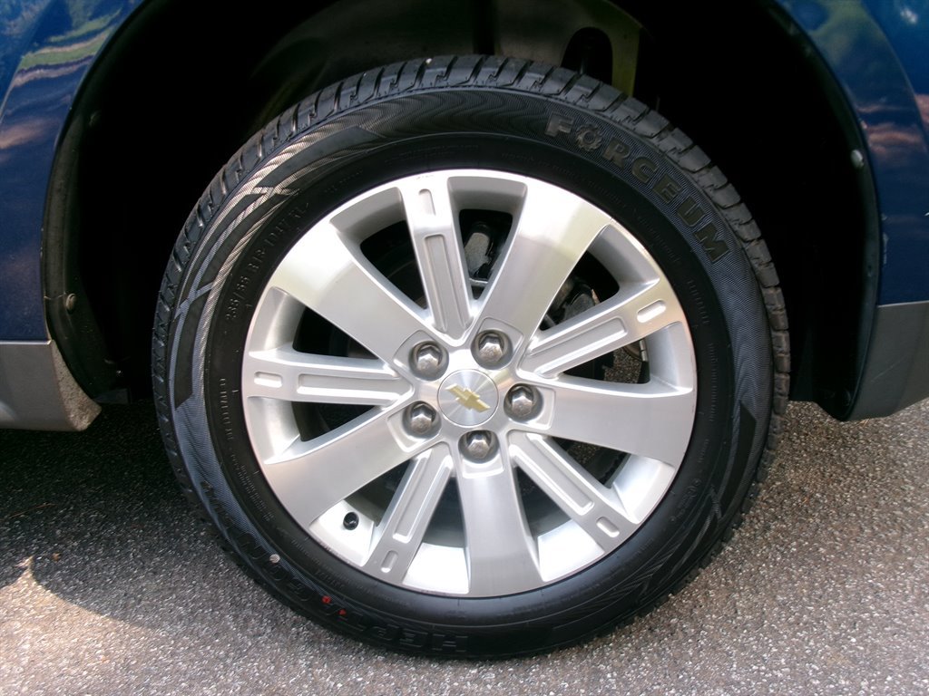 Used 2010 Chevrolet Equinox LT AWD/4WD image 39