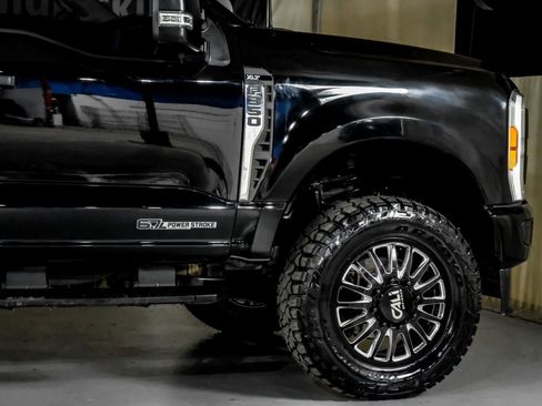 Used 2025 Ford F350 XLT image 8
