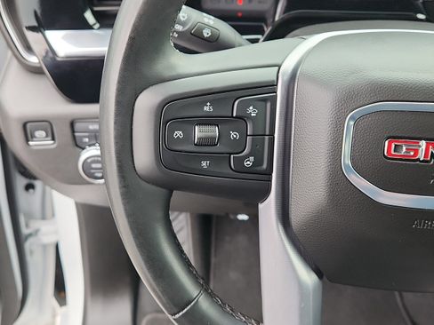 Used 2025 GMC Sierra 1500 SLT image 16