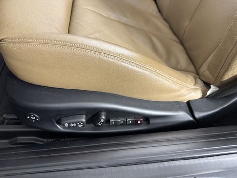 Used 2010 BMW M6 Convertible image 23