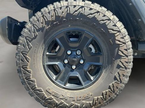 Used 2023 Jeep Gladiator Mojave w/ LED Lighting Group AWD/4WD image 22