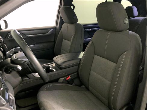 Used 2025 GMC Acadia Elevation AWD/4WD image 22