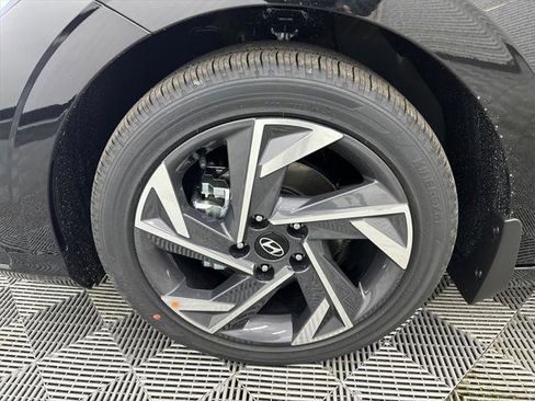 New 2026 Hyundai Elantra Limited image 12