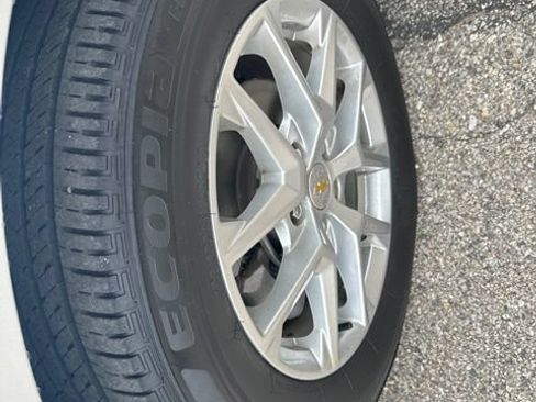 Used 2022 Chevrolet Equinox LS FWD image 18