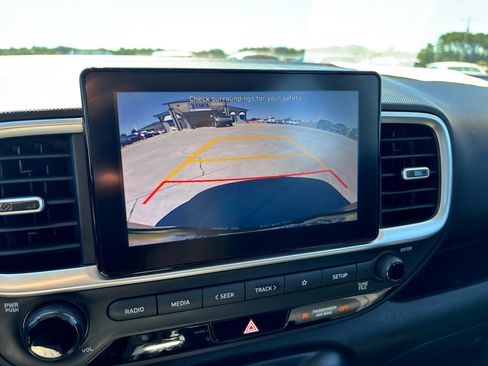 Used 2022 Hyundai Venue SEL w/ Cargo Package image 16