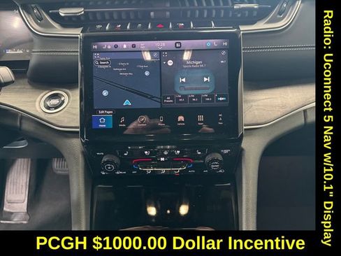 Used 2024 Jeep Grand Cherokee Limited w/ Luxury Tech Group II image 5