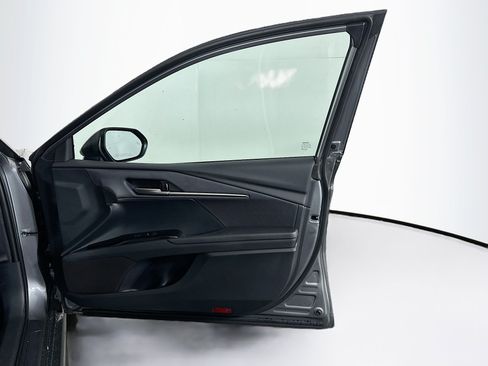 Used 2026 Toyota Camry SE FWD image 30