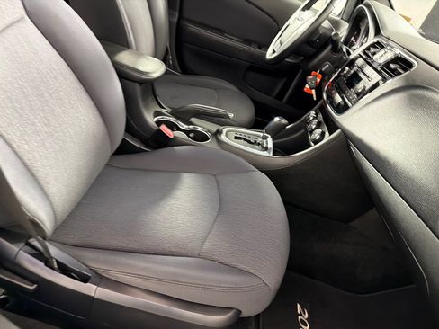 Used 2013 Chrysler 200 Touring FWD image 21