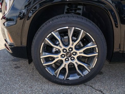 New 2027 GMC Acadia Denali Ultimate w/ LPO, Floor Liner Package AWD/4WD image 41