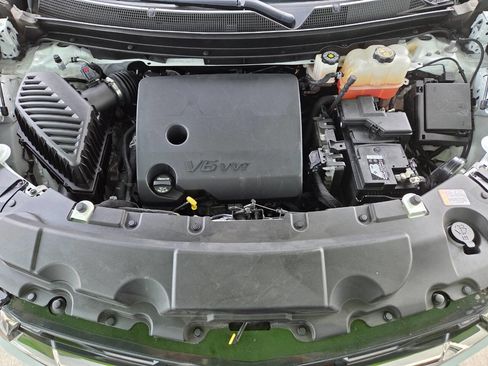 Used 2022 Chevrolet Traverse LT w/ Midnight/Sport Edition image 44