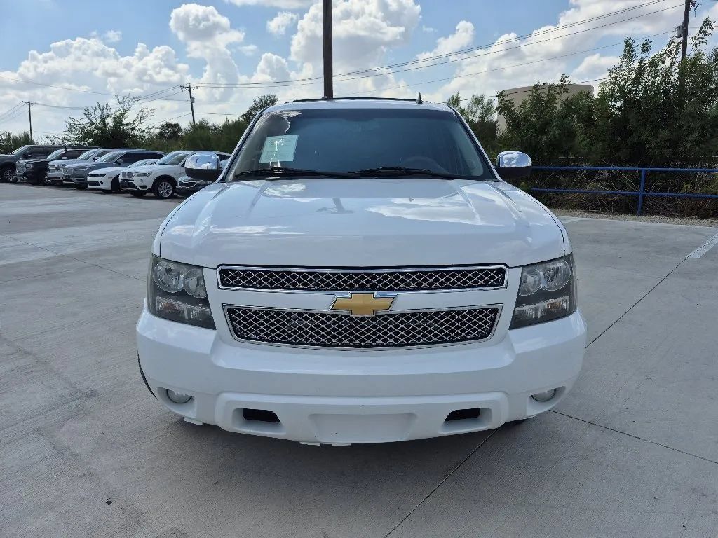 Used 2012 Chevrolet Tahoe LTZ RWD image 3