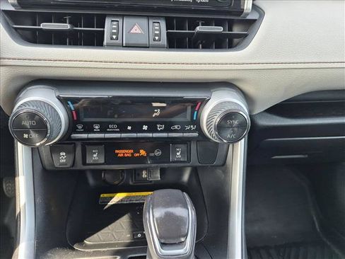 Used 2019 Toyota RAV4 XLE Premium w/ Advanced Technology Package FWD image 15