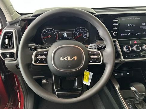 Used 2023 Kia Sorento LX image 14