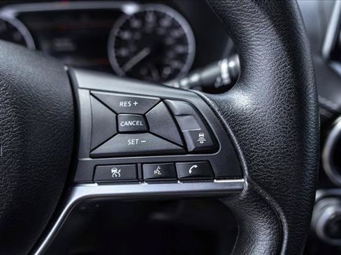 Used 2025 Nissan Sentra SV FWD image 14