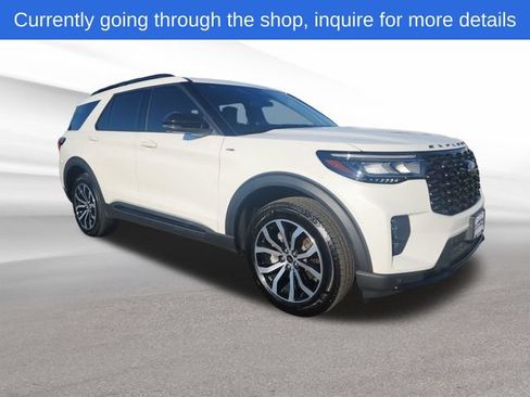 Used 2025 Ford Explorer ST-Line AWD/4WD image 7